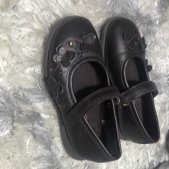 4 pairs of girls shoes sz 9 - Picture 4 of 11